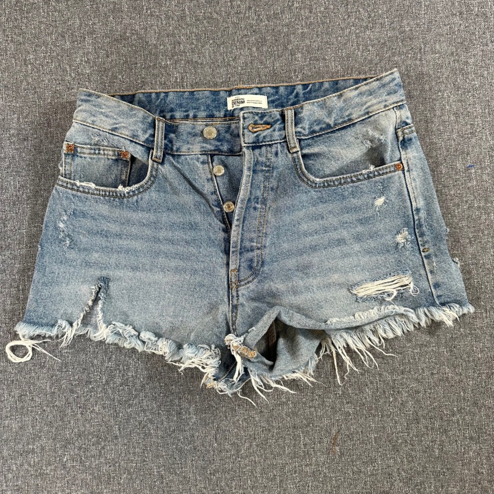 Zara Shorts Women‎ 6 Authentic Denim TRF Blue Distressed Frayed Hem Button Fly